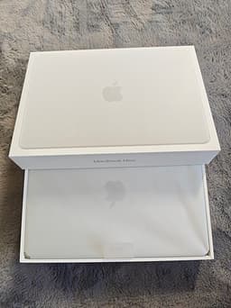 MacBook Neo HELT NY, 256Gb ink Kvitto