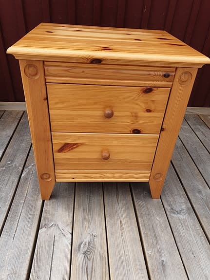 Sängbord Furu