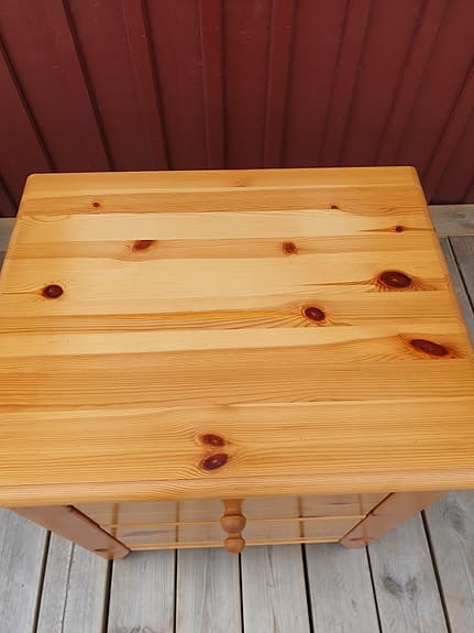 Sängbord Furu