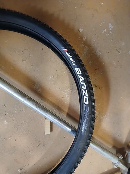2 däck Vittoria Barzo
