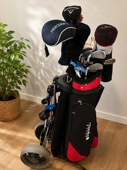 Golfset+vagn rekommenderas att kolla in bilderna