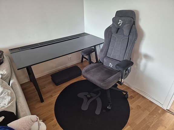 Gamingstol och bord + Tillbehör
