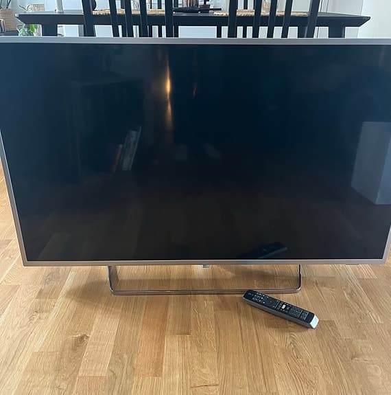 Philips 50” 4K UHD LED Smart TV
