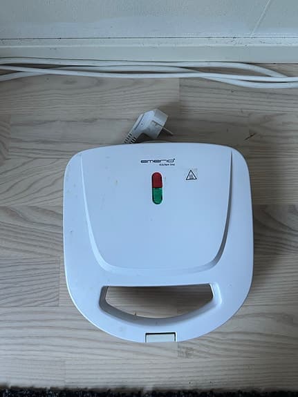 Emerio smörgåsgrill vit