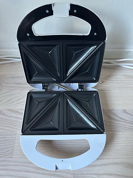 Emerio smörgåsgrill vit