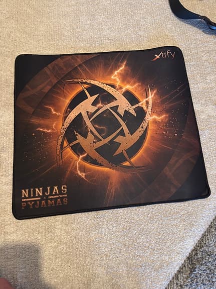 Xtrfy Ninjas in Pyjamas musmatta svart/orange