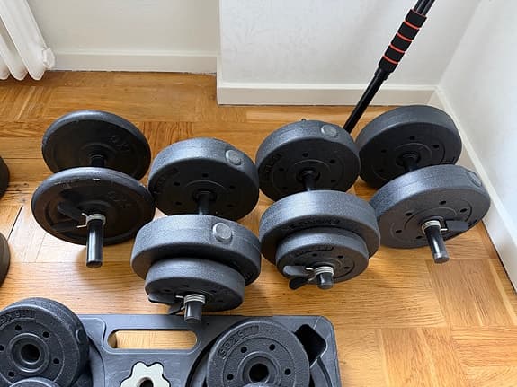 Hantelset och vikter med stång och kettlebell