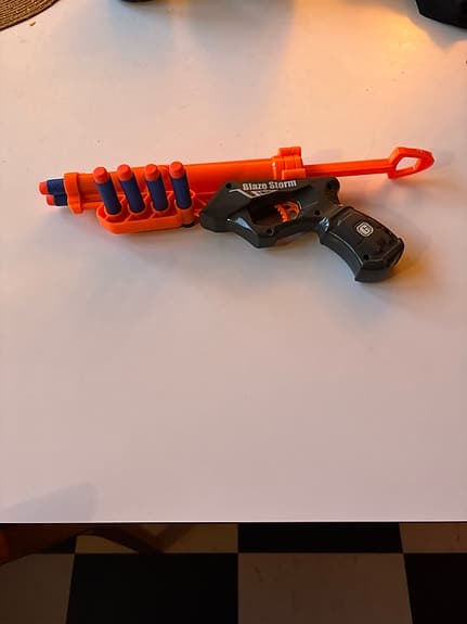 Nerf gun+6 skott