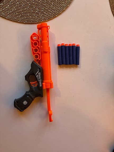 Nerf gun+6 skott