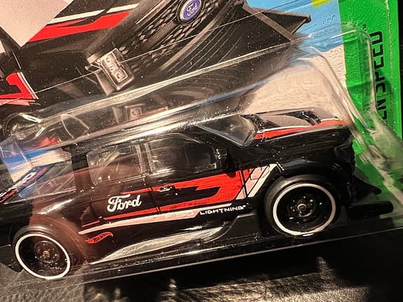 Hot Wheels Ford F-150 Lightning Custom leksaksbil svart