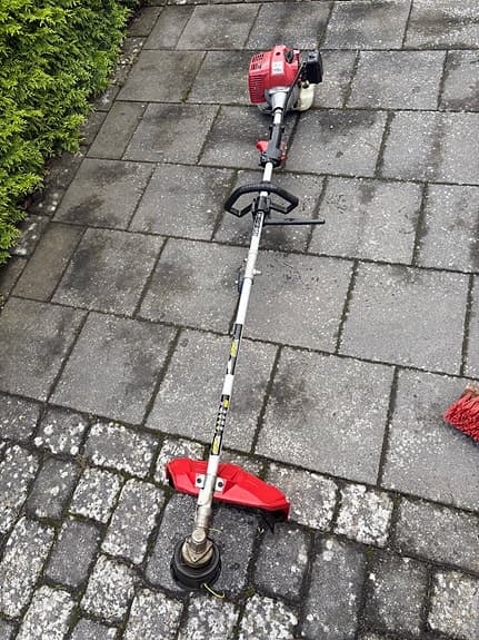 Meec grästrimmer bensindriven röd