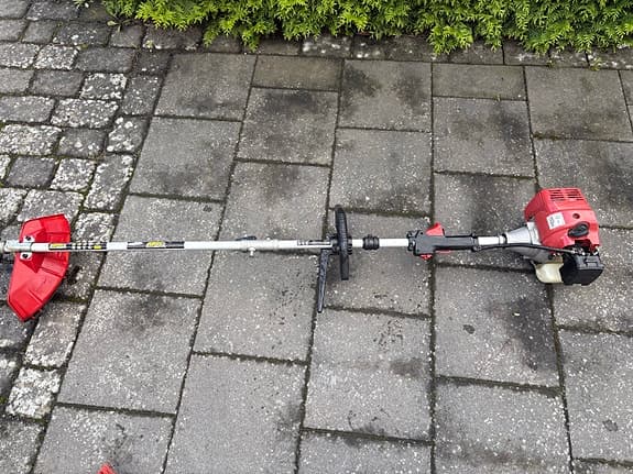 Meec grästrimmer bensindriven röd