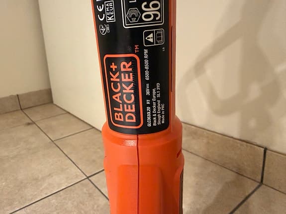 Black+Decker 36V grästrimmer 30 cm.
