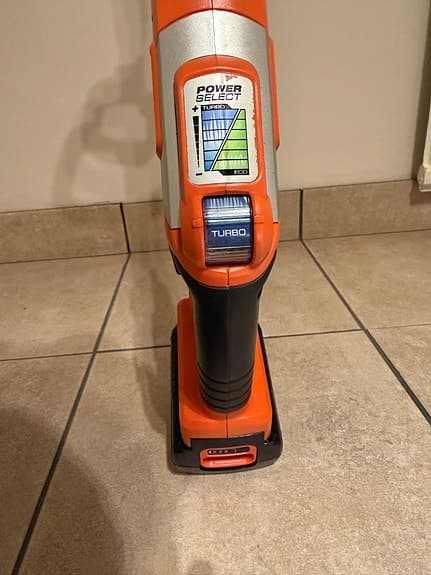 Black+Decker 36V grästrimmer 30 cm.