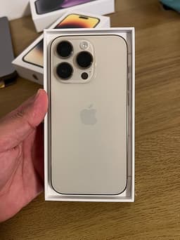 Apple iPhone 14 Pro mobil  guld