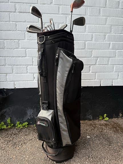 Golfbag svart/grå med klubbor