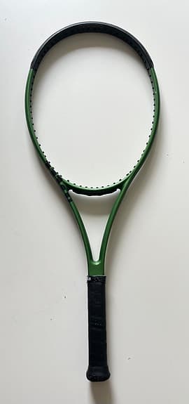 Wilson tennisrack tennisracket v8 101L 274 gram , junior dam avancerad nybörjare