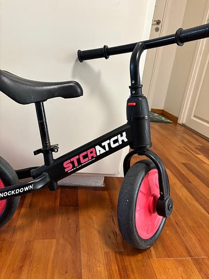 STCRATCH balanscykel 12" svart/rosa
