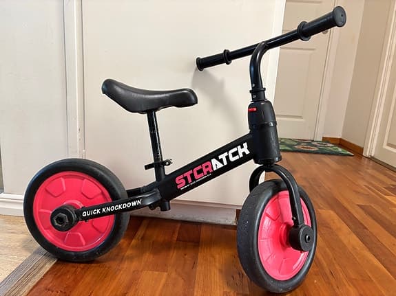 STCRATCH balanscykel 12" svart/rosa