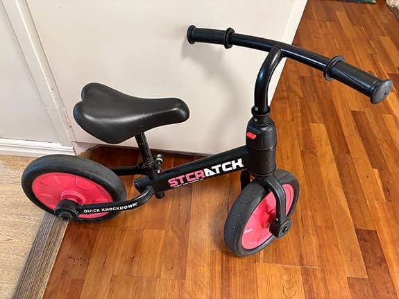 STCRATCH balanscykel 12" svart/rosa