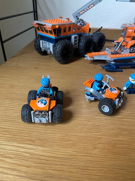 LEGO City forskningsfordon och helikopter set