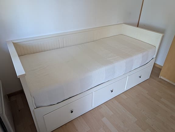 Ikea bäddsoffa dagbädd med 3 lådor inkl. 2 madrasser