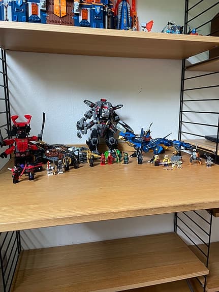 LEGO Ninjago fordon, drake, robot och gubbar