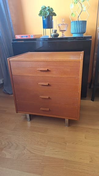 Byrå teak
