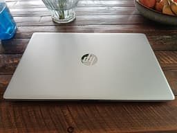 Hp laptop Ryzen 5300u 17,3 tum