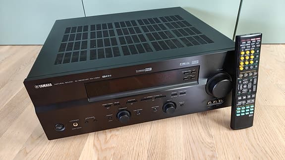 Yamaha receiver RX-V550