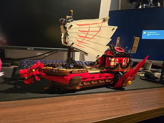 LEGO NINJAGO Legacy Destiny's Bounty 71705