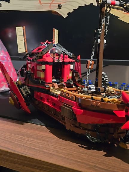 LEGO NINJAGO Legacy Destiny's Bounty 71705