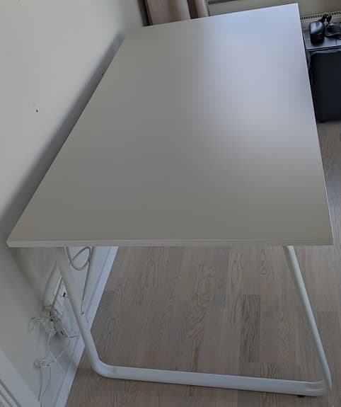Desk 140x80 and computer chair