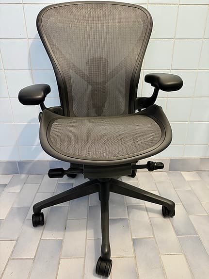Herman Miller Aeron - perfekt skick