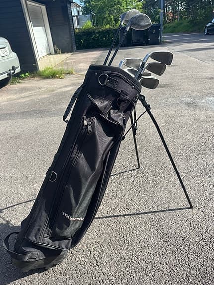 Golfset med bag och klubbor