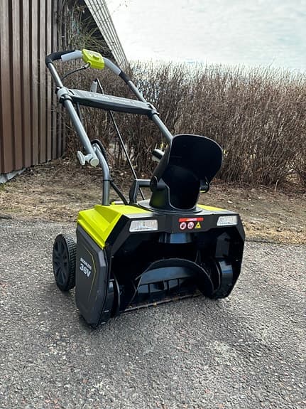 Ryobi 36V snöslunga