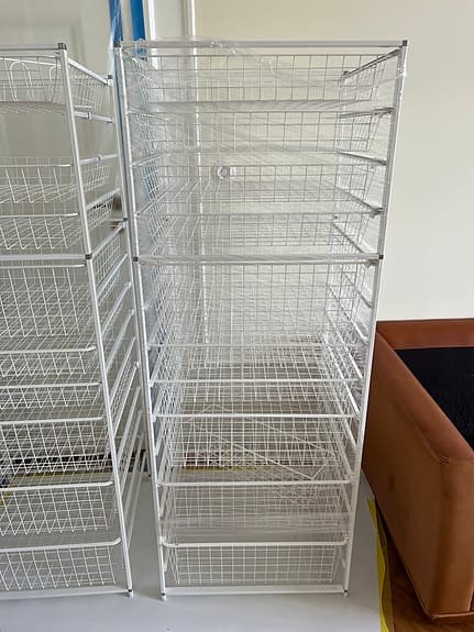 Elfa trådkorgsstativ, garderobsförvaring