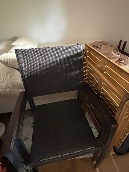 Trädgårdsstolar i trä och konstrotting