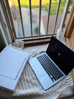 Apple MacBook Air 13” M5