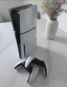 Ps5 slim med 2 handkontroller