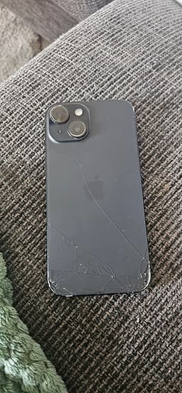 iPhone 15 128 GB – 3 500 kr