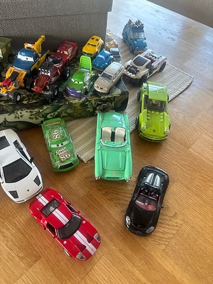 Blandade leksaksbilar / bilsamling