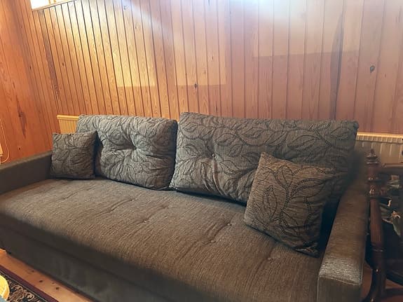 Grå bäddsoffa
