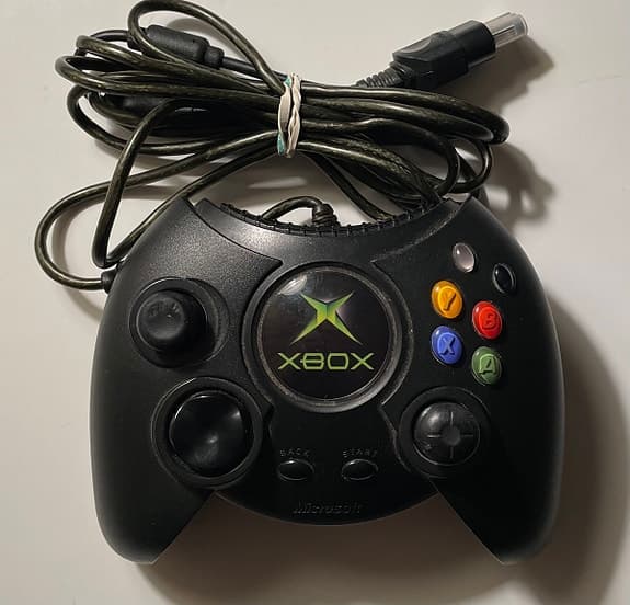 Xbox och Sony handkontroller + fjärrkontroll