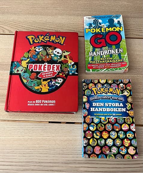 Pokémon böcker, bla Den stora handboken och Pokémon go