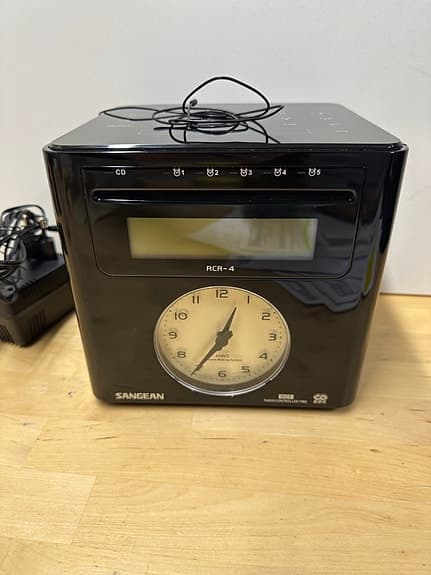 Sangean RCR-4 klockradio med CD/MP3/USB/SD – fint skick