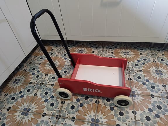 BRIO lära gå vagn röd