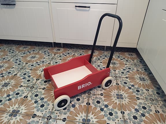 BRIO lära gå vagn röd