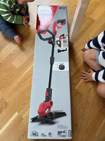 Skil GT1E0240CA grästrimmer röd