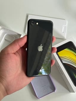 Apple iPhone SE 2020 (2 gen) 64 GB svart